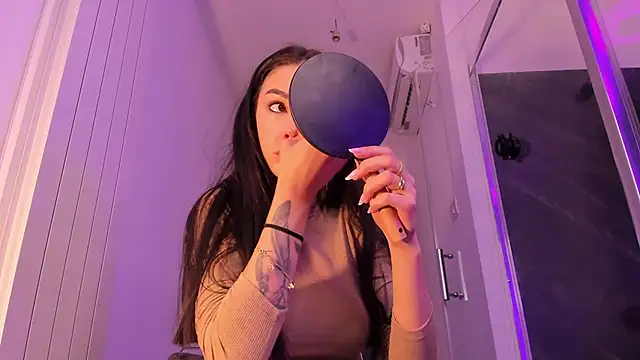 Snapshot of realhotfallingdevil chatting on 03/16/26, 05:44 realhotfallingdevil online show from 03/16/26, 05:44