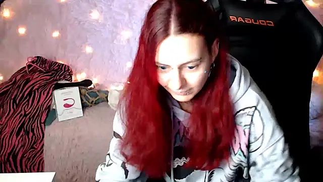 Snapshot of Ginger_Stay chatting on 03/15/25, 01:18 Ginger Stay online show from 03/15/25, 01:18