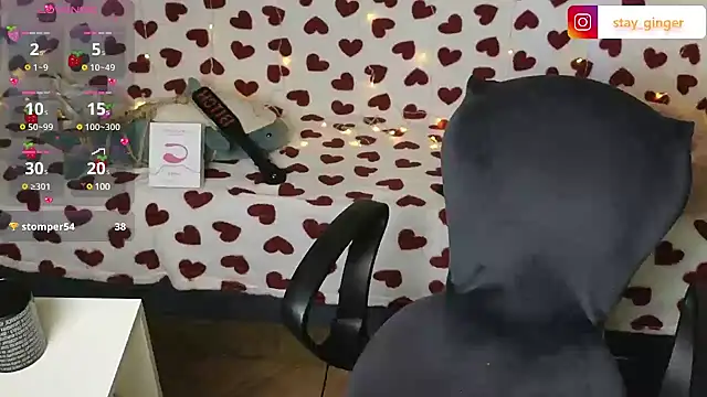 Snapshot of Ginger_Stay chatting on 03/19/25, 12:01 Ginger Stay online show from 03/19/25, 12:01