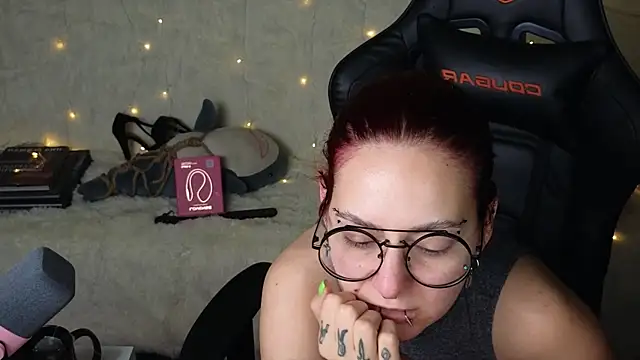 Snapshot of Ginger_Stay chatting on 09/25/25, 08:45 Ginger Stay online show from 09/25/25, 08:45