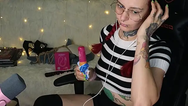Snapshot of Ginger_Stay chatting on 10/02/25, 11:01 Ginger Stay online show from 10/02/25, 11:01