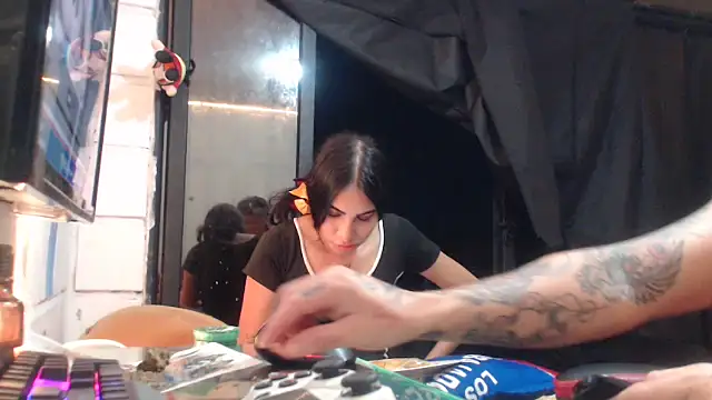 Snapshot of dounolimist777 chatting on 12/14/25, 02:17 dounolimist777 online show from 12/14/25, 02:17