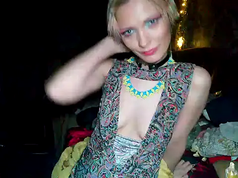 Snapshot of WildMissNiks chatting on 12/23/24, 01:45 WildMissNiks online show from 12/23/24, 01:45