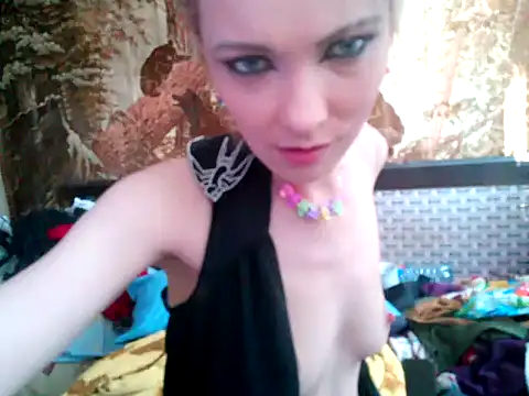 Snapshot of WildMissNiks chatting on 02/23/25, 10:28 WildMissNiks online show from 02/23/25, 10:28