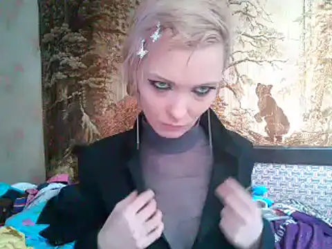 Snapshot of WildMissNiks chatting on 03/05/25, 11:06 WildMissNiks online show from 03/05/25, 11:06