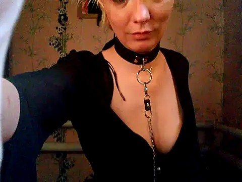 Snapshot of WildMissNiks chatting on 10/28/25, 09:13 WildMissNiks online show from 10/28/25, 09:13