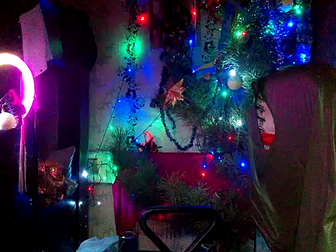 WildMissNiks online show from 12/23/25, 09:51