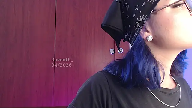 Snapshot of Raventh_ chatting on 04/22/26, 02:40 Raventh online show from 04/22/26, 02:40