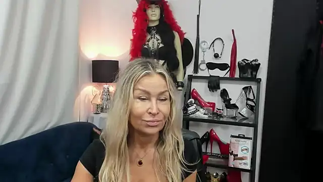 crystaLUX online show from 09/18/25, 04:25