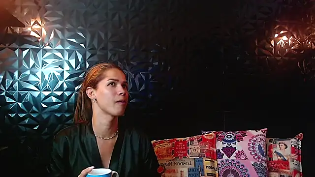 PINK  LOLA1 online show from 11/15/25, 11:10