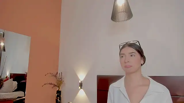 Christy Sea online show from 02/13/25, 06:16