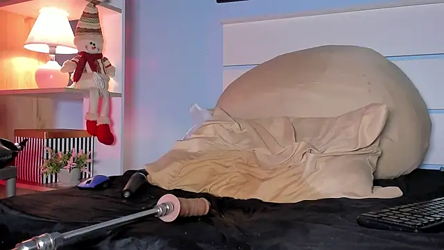 Snapshot of alicialittle chatting on 12/18/24, 11:08 alicialittle online show from 12/18/24, 11:08