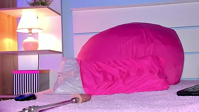 Snapshot of alicialittle chatting on 03/10/25, 08:23 alicialittle online show from 03/10/25, 08:23