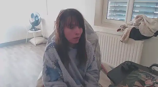 missthon0 online show from 12/15/24, 11:45