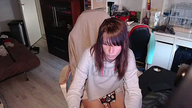 Snapshot of missthon0 chatting on 05/31/26, 06:09 missthon0 online show from 05/31/26, 06:09