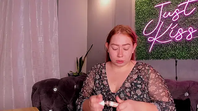 hannamartinn online show from 10/09/25, 03:43