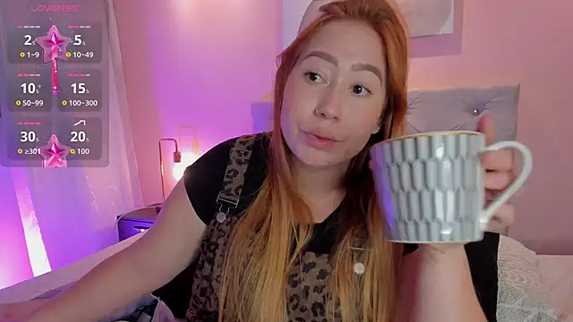 Snapshot of hannamartinn chatting on 11/19/25, 01:05 hannamartinn online show from 11/19/25, 01:05