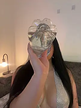 Snapshot of KallyMyller1 chatting on 04/14/26, 07:42 KallyMyller1 online show from 04/14/26, 07:42