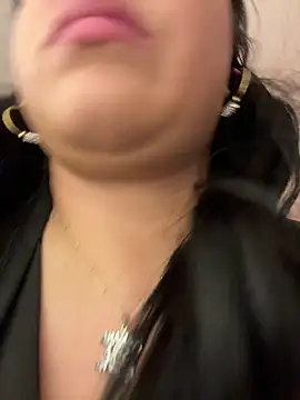 Snapshot of KallyMyller1 chatting on 04/15/26, 07:32 KallyMyller1 online show from 04/15/26, 07:32