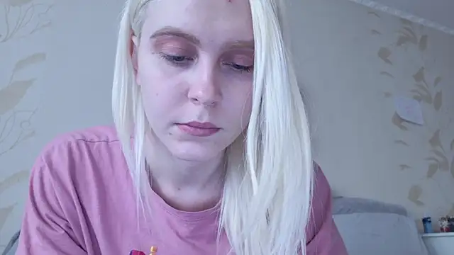 Evelyn rabbit online show from 03/11/25, 09:56