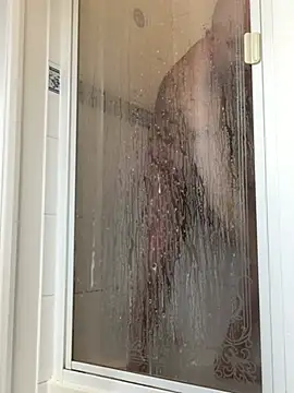 Snapshot of Free2cum4u chatting on 03/15/25, 10:24 Free2cum4u online show from 03/15/25, 10:24