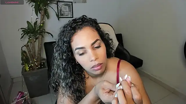 alyssannVhm online show from 05/28/26, 11:02