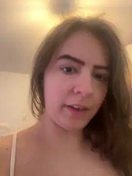 Snapshot of eleonoree chatting on 10/12/25, 03:33 eleonoree online show from 10/12/25, 03:33