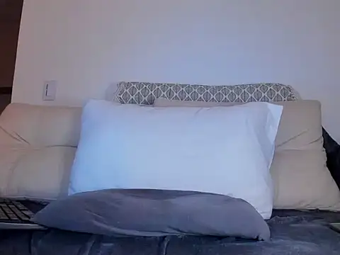 Snapshot of Sirs_papi chatting on 10/30/25, 03:52 Sirs papi online show from 10/30/25, 03:52