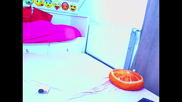 Snapshot of evehotty chatting on 11/10/25, 08:08 evehotty online show from 11/10/25, 08:08