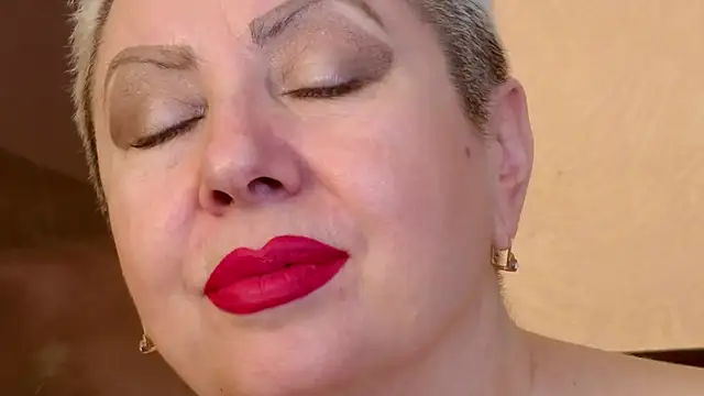 LadyPosh online show from 10/30/25, 09:48