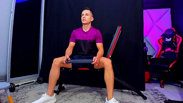 Snapshot of Aydenmiller96 chatting on 10/29/25, 12:24 Aydenmiller96 online show from 10/29/25, 12:24