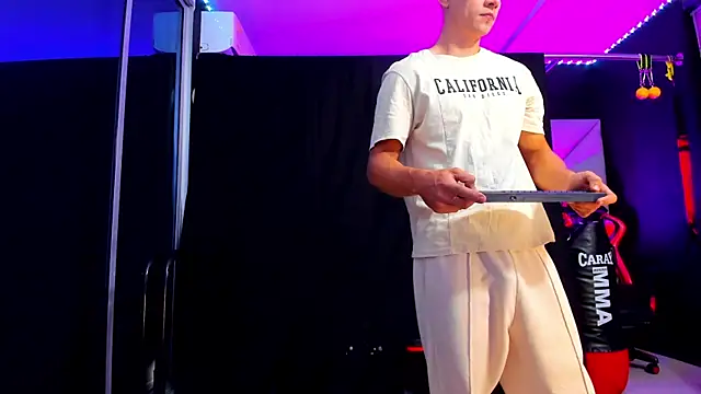 Snapshot of Aydenmiller96 chatting on 11/04/25, 01:21 Aydenmiller96 online show from 11/04/25, 01:21