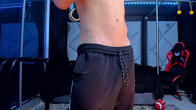 Snapshot of Aydenmiller96 chatting on 11/06/25, 02:40 Aydenmiller96 online show from 11/06/25, 02:40