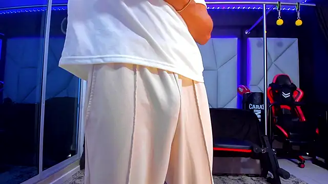 Snapshot of Aydenmiller96 chatting on 11/12/25, 01:55 Aydenmiller96 online show from 11/12/25, 01:55