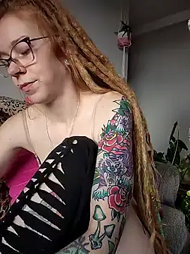 LucidLucy online show from 12/31/24, 04:46