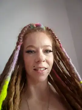 LucidLucy online show from 11/30/25, 02:43