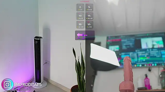 Snapshot of afroditaP_ chatting on 12/20/25, 10:17 afroditaP online show from 12/20/25, 10:17