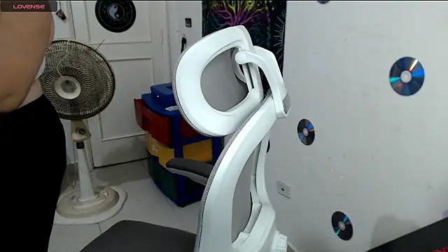 Snapshot of xherry_horny chatting on 11/11/25, 06:46 xherry horny online show from 11/11/25, 06:46