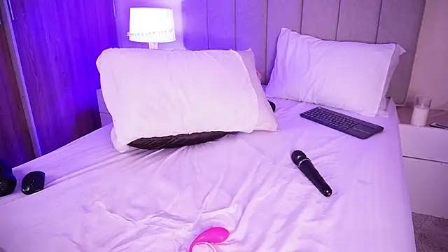 curvyliciousss online show from 01/11/25, 11:02