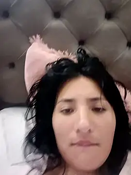 Snapshot of emily_honter chatting on 01/16/25, 05:44 emily honter online show from 01/16/25, 05:44