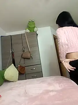 Snapshot of emily_honter chatting on 01/24/25, 04:49 emily honter online show from 01/24/25, 04:49