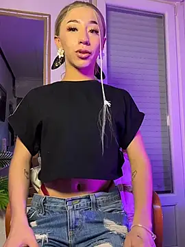 Littlebunny21 online show from 10/24/25, 08:05