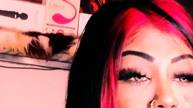 Snapshot of indian_dreamgirl chatting on 11/10/25, 04:17 indian dreamgirl online show from 11/10/25, 04:17