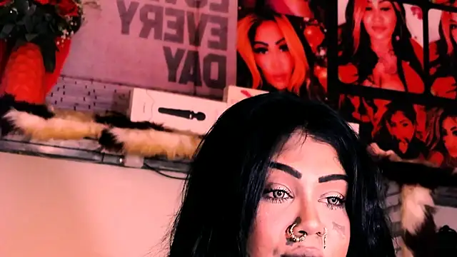 Snapshot of indian_dreamgirl chatting on 11/22/25, 08:08 indian dreamgirl online show from 11/22/25, 08:08