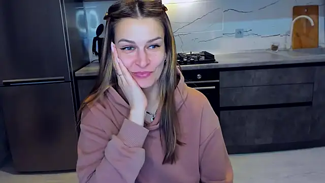 AlexiaDarren online show from 02/24/25, 07:52