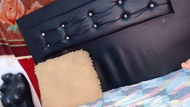 Snapshot of camilastar89 chatting on 11/19/25, 11:27 camilastar89 online show from 11/19/25, 11:27