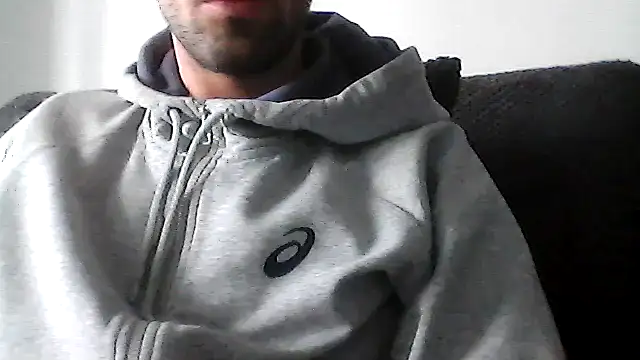 Snapshot of juju156111 chatting on 10/19/25, 08:37 juju156111 online show from 10/19/25, 08:37