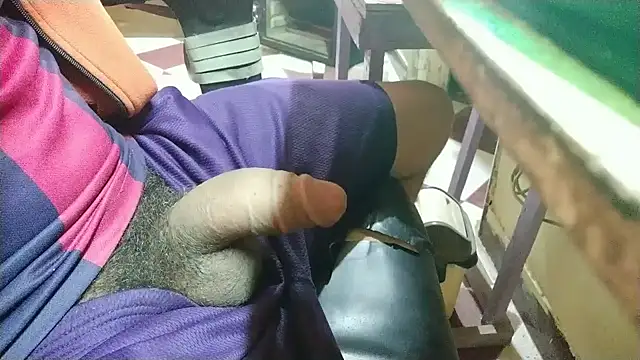 Snapshot of growing20yo chatting on 12/01/24, 10:21 growing20yo online show from 12/01/24, 10:21