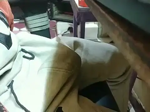 Snapshot of growing20yo chatting on 01/17/25, 10:01 growing20yo online show from 01/17/25, 10:01