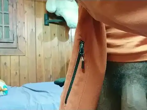 Snapshot of growing20yo chatting on 01/27/25, 01:37 growing20yo online show from 01/27/25, 01:37